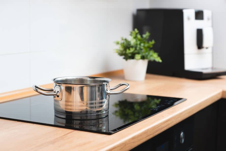 Comment nettoyer une plaque à induction ?