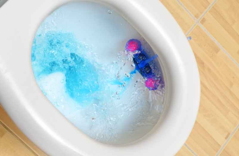 Chasse d’eau qui coule en continu : que faire pour la réparer ?-Hydrogaia Home