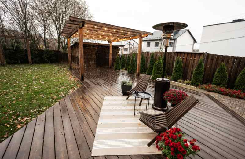 Les étapes clés de la fabrication d’une pergola en bois Hydrogaia Home