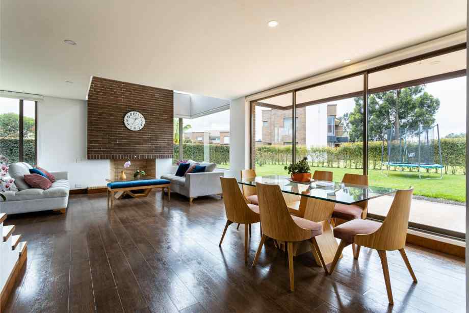 Idées de décoration pour un salon salle à manger moderne et chaleureux-Hydrogaia Home